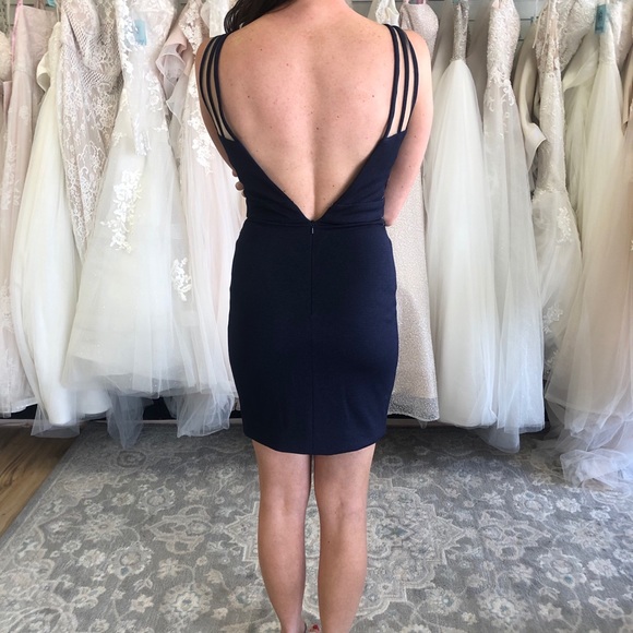 Short, Navy fitted Mini Dress with low back/cutout - Picture 5 of 6